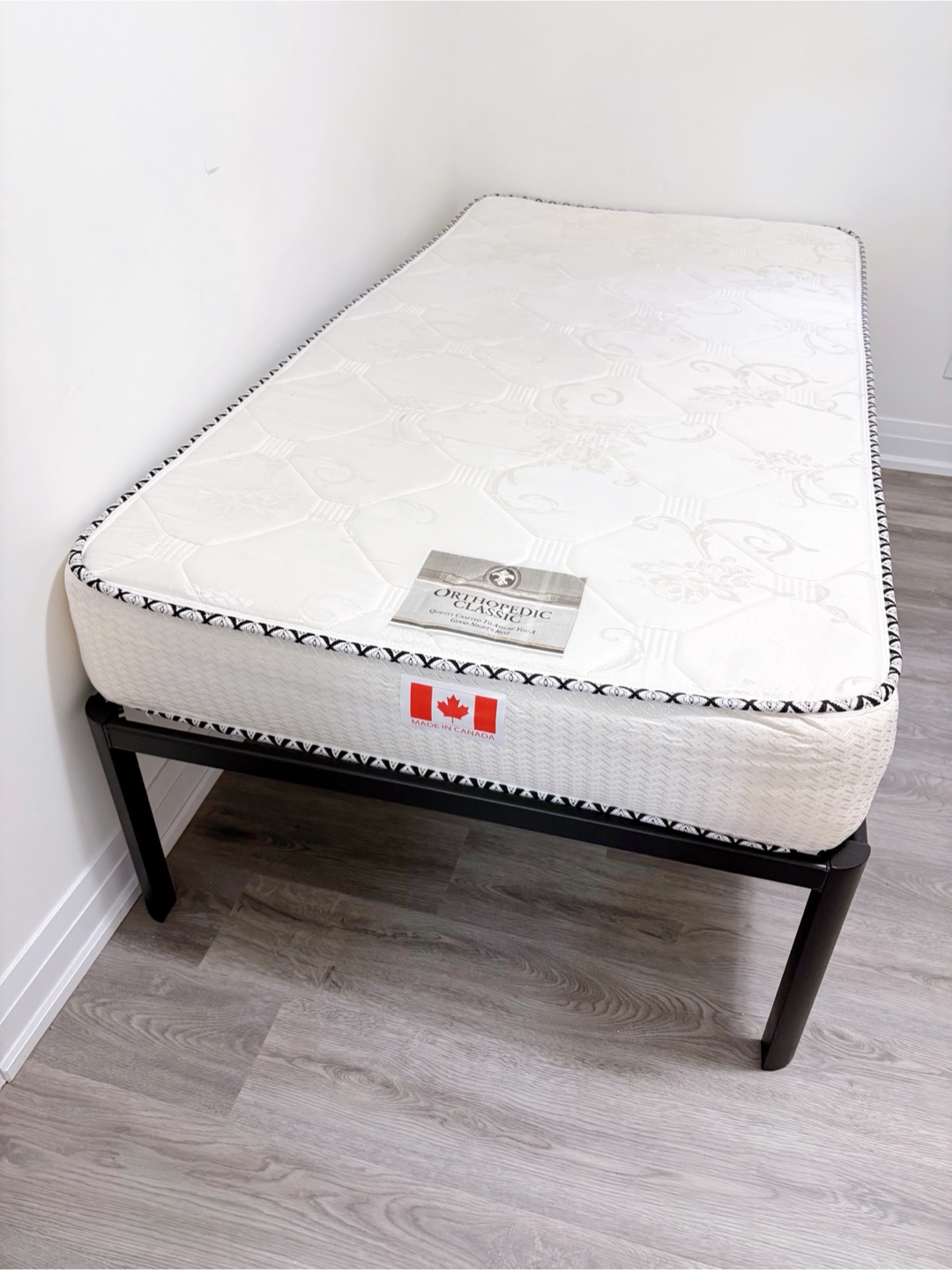 Twin Mattress with frames - photo 2