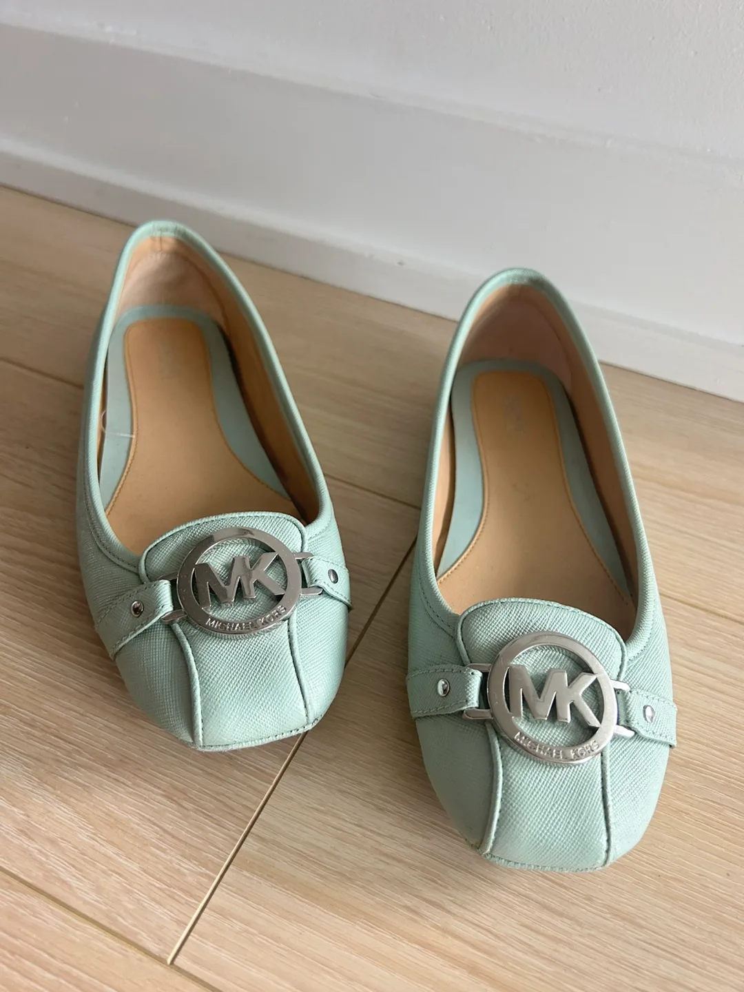 Michael Kors Flats Size 8.5 thumbnail