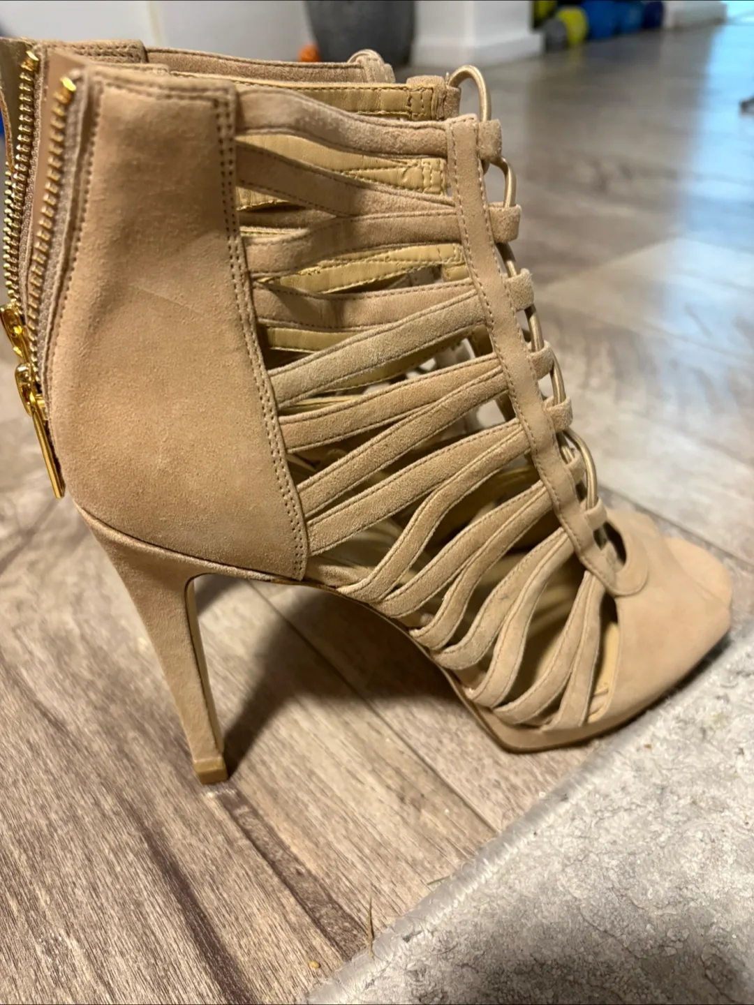 Michael Kors Heels - Size 7M image indicator(3)