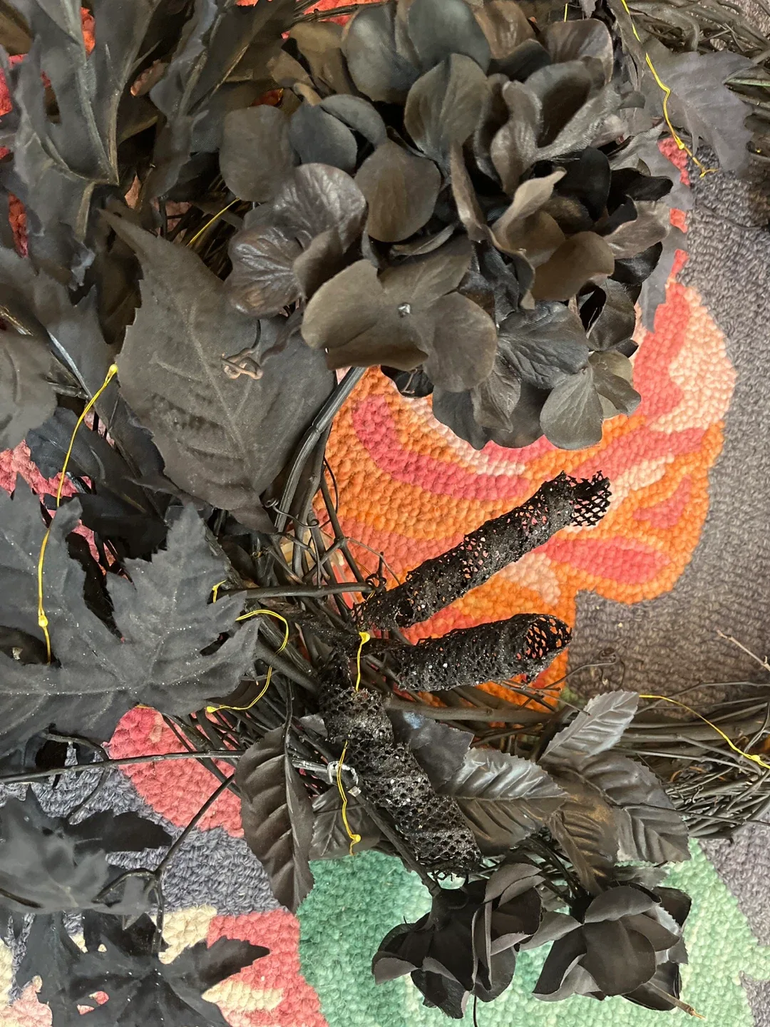 Black, Halloween Wreath image indicator(3)