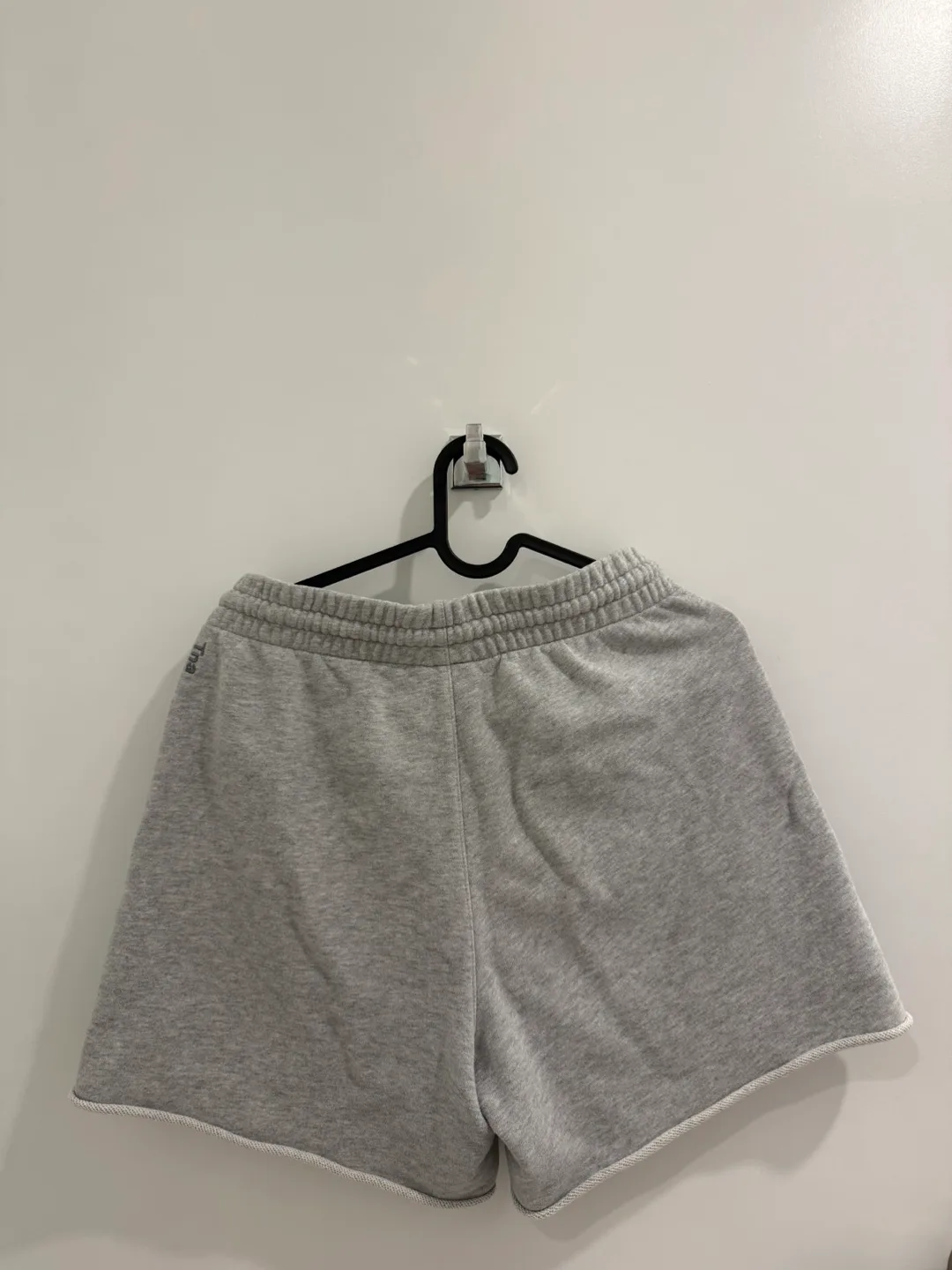 Aritzia TNA Boyfriend Sweatshorts image indicator(2)