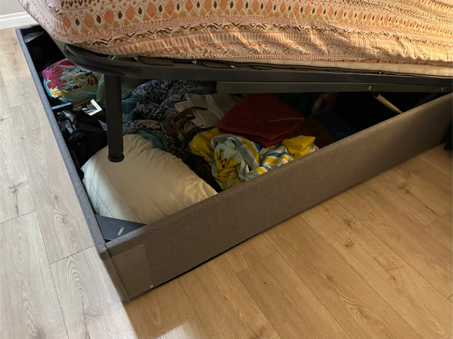 King size bed with storage - photo 4