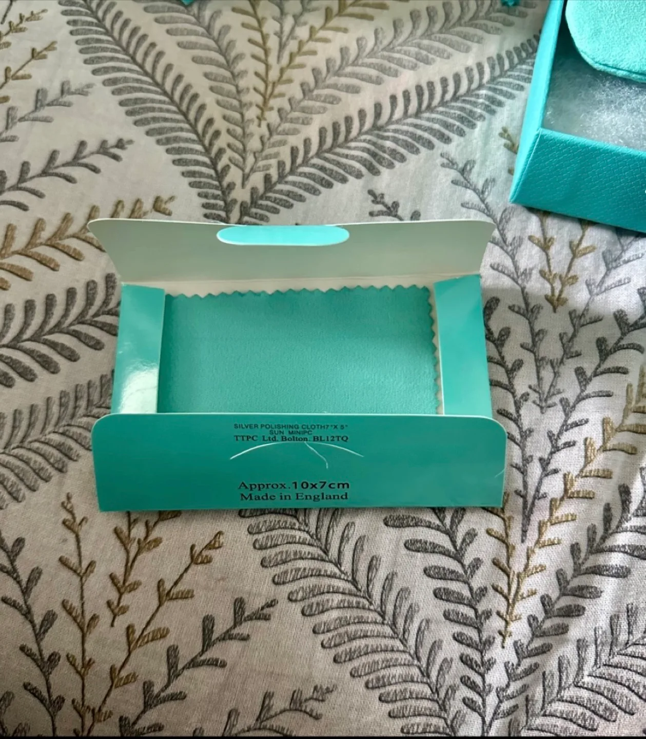 Tiffany & Co. packaging and Polishing Cloth New image indicator(2)