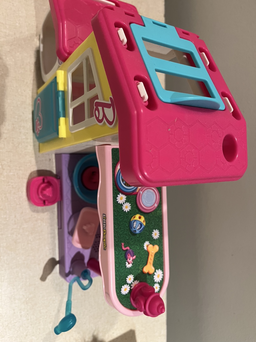 Little People Barbie Pet Vet Play Set - photo 3