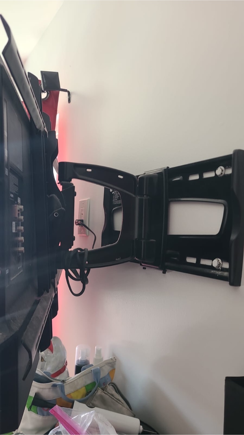 Samsung Smart TVwith wall mount - photo 2