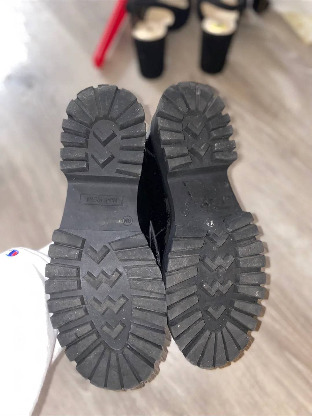 Nine West Black Patent Leather Loafers - Size 9.5 image indicator(3)