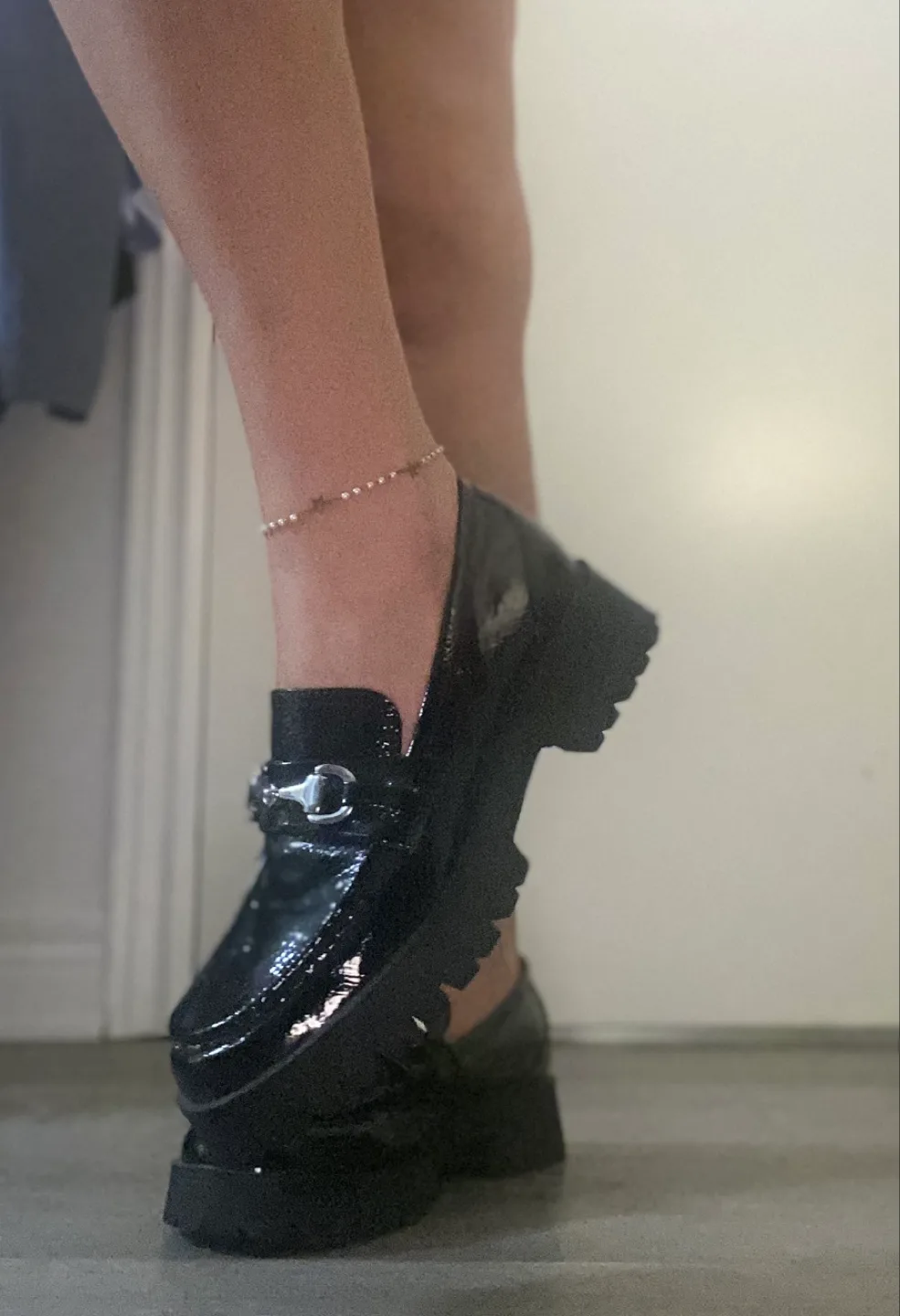 Nine West Black Patent Leather Loafers - Size 9.5 image indicator(4)