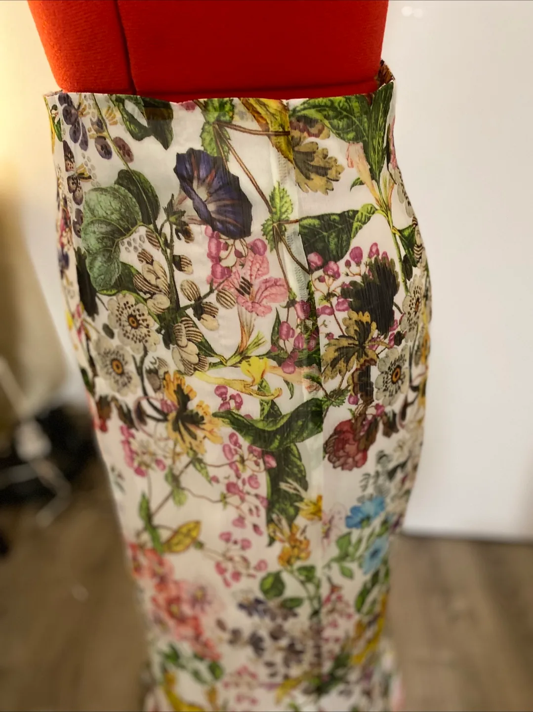 Marciano by Guess Floral Skirt - Size 6 image indicator(3)