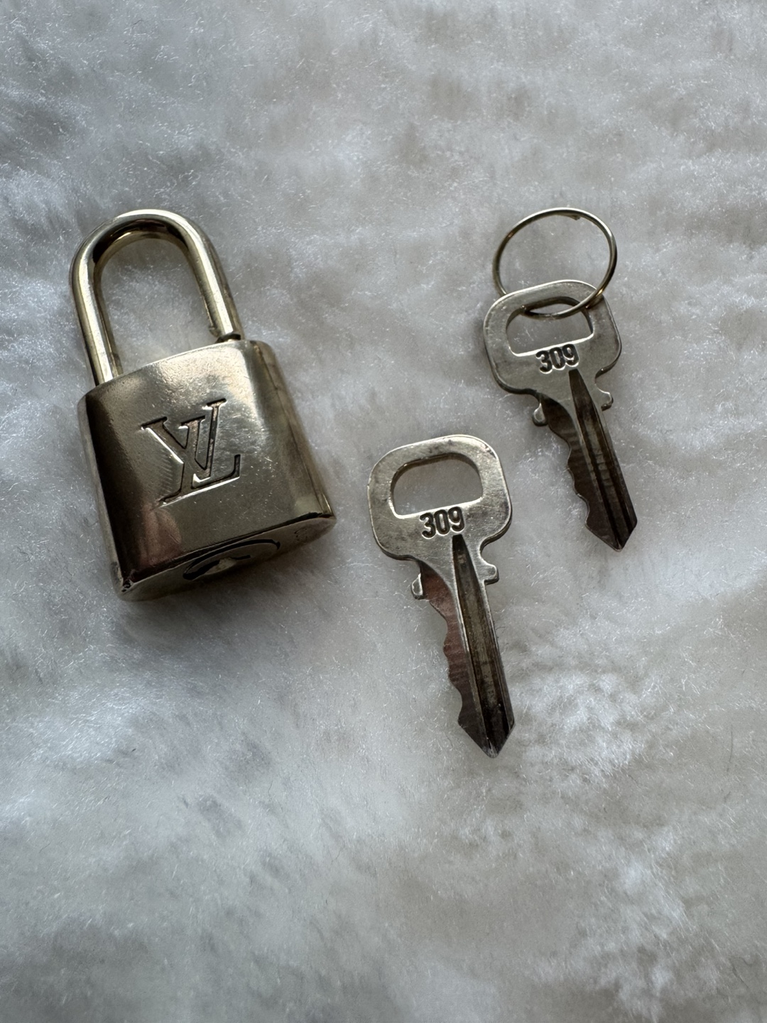 Louis Vuitton Padlock with Keys - photo 3