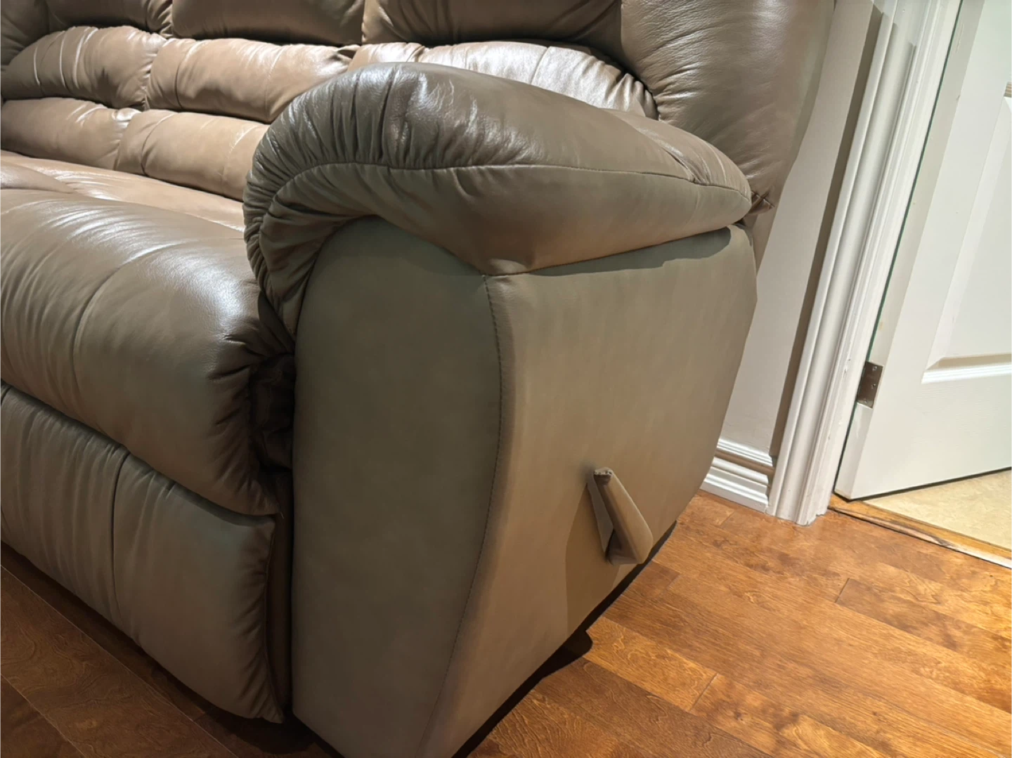 Leather sofa and chairs set - photo 2