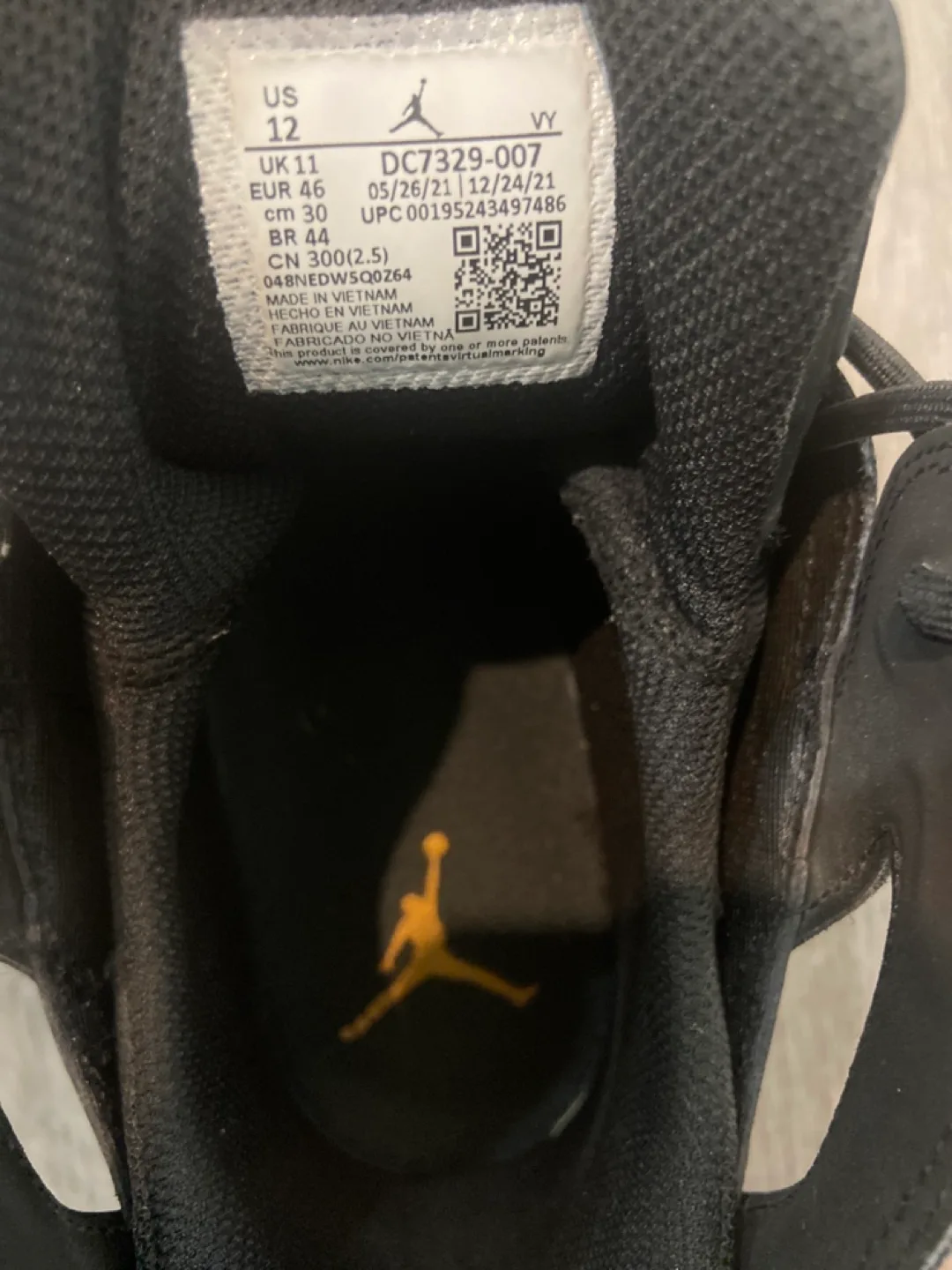 Jordan Flight 91 High Black/Gold US 12 image indicator(4)