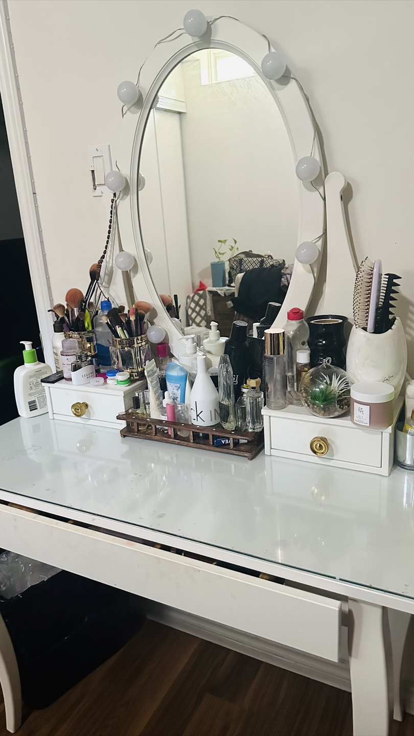 Vanity Table with Lighted Mirror, White