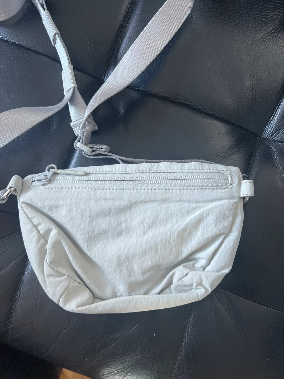 Lululemon Everywhere Belt Bag Light Gray image indicator(3)