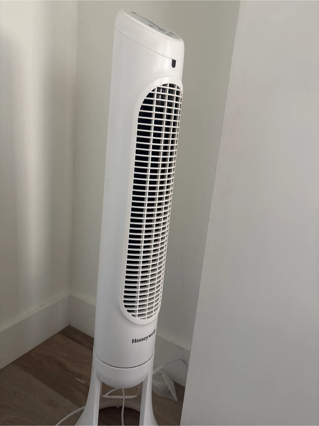 Honeywell QuietSet Tower Fan - White - photo 3
