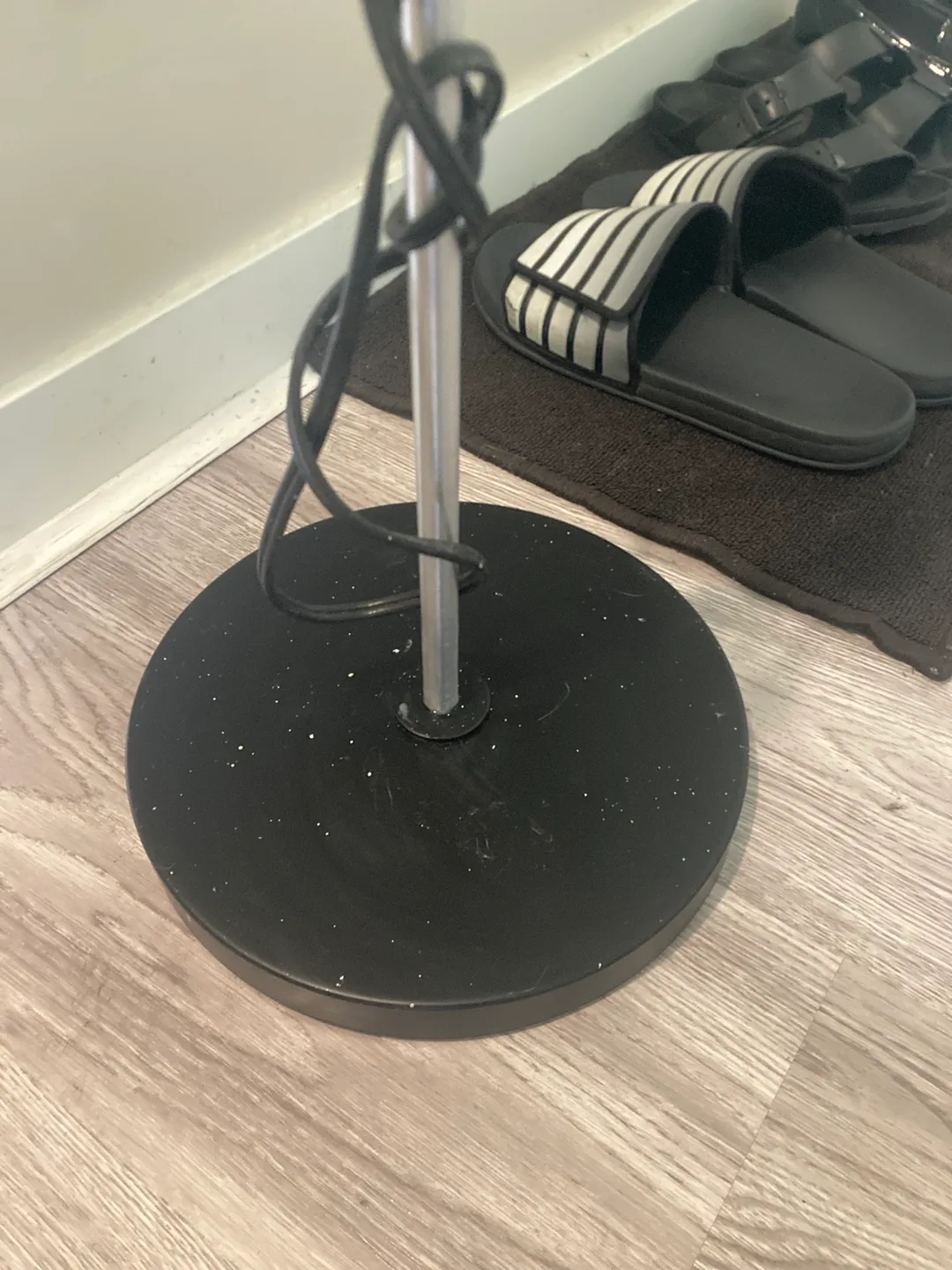 IKEA Floor Lamp - NEED GONE BY AUG 29 image indicator(3)