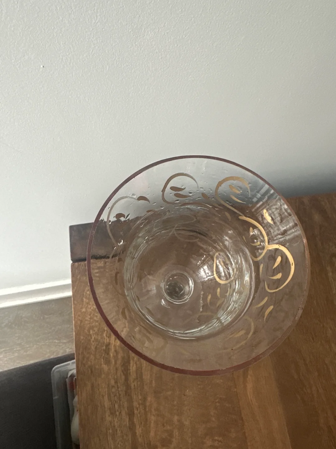 Elegant Glass Vase with Gold Accents image indicator(2)