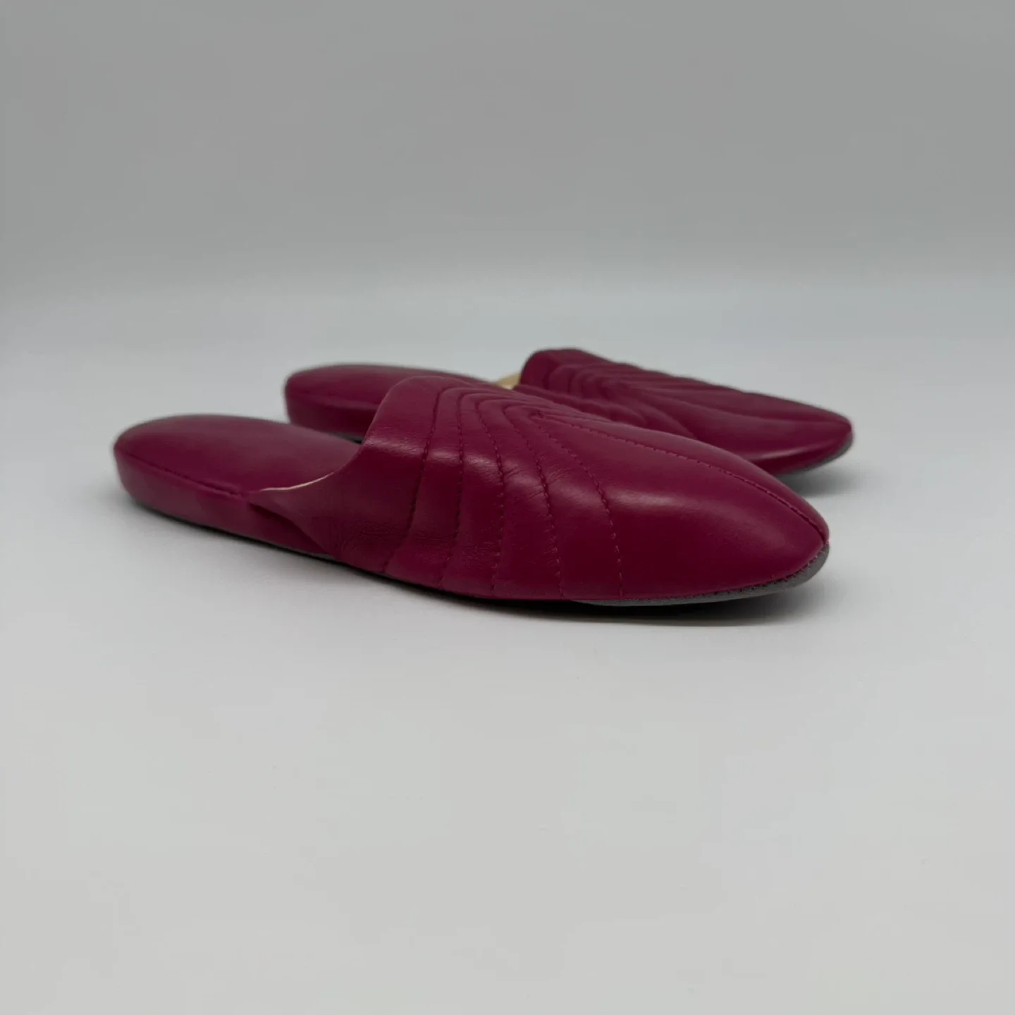 Women’s Quilted Slip-On Mules – Size 6 – New thumbnail