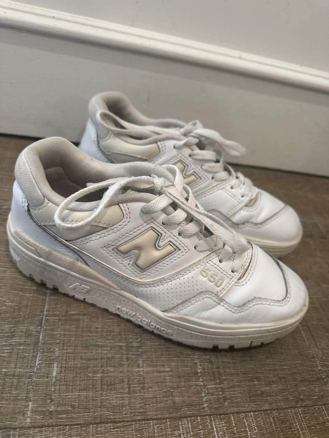 New Balance 550 White Sneakers - Size 6.5
