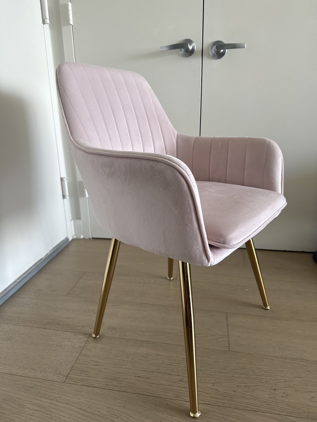 Pink Velvet Accent Chair - photo 2