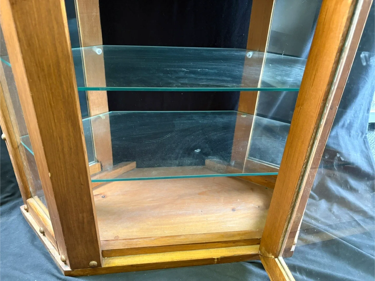 Wooden Display Cabinet image indicator(5)