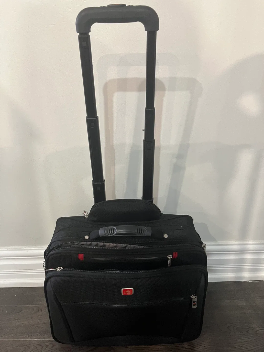 Mancini Wheeled Laptop and Travel Bag image indicator(3)