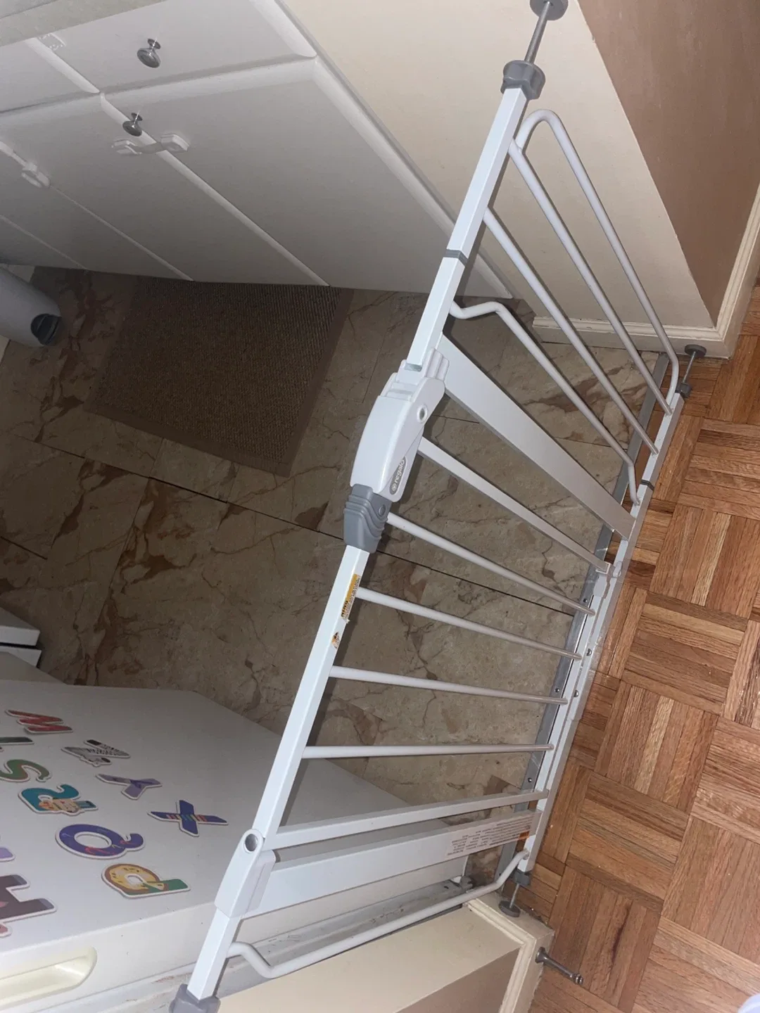 Safety gate image indicator(2)