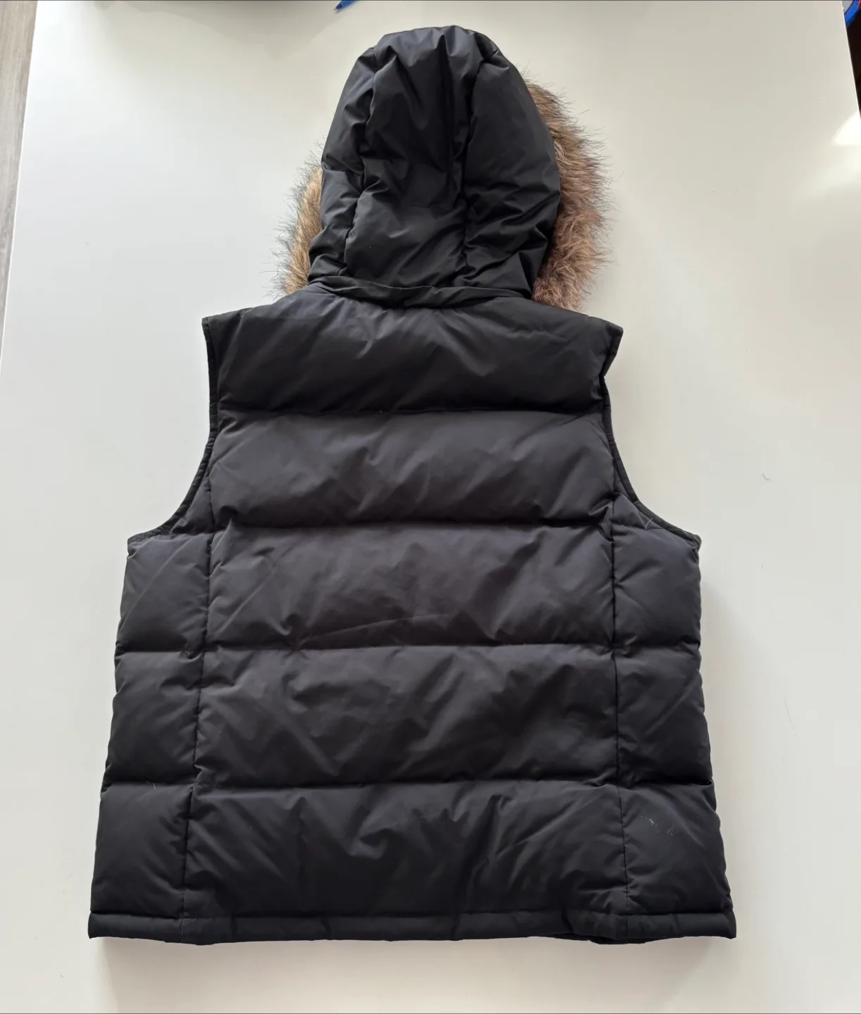 Ladies GAP Black Puffer Vest - size L image indicator(4)