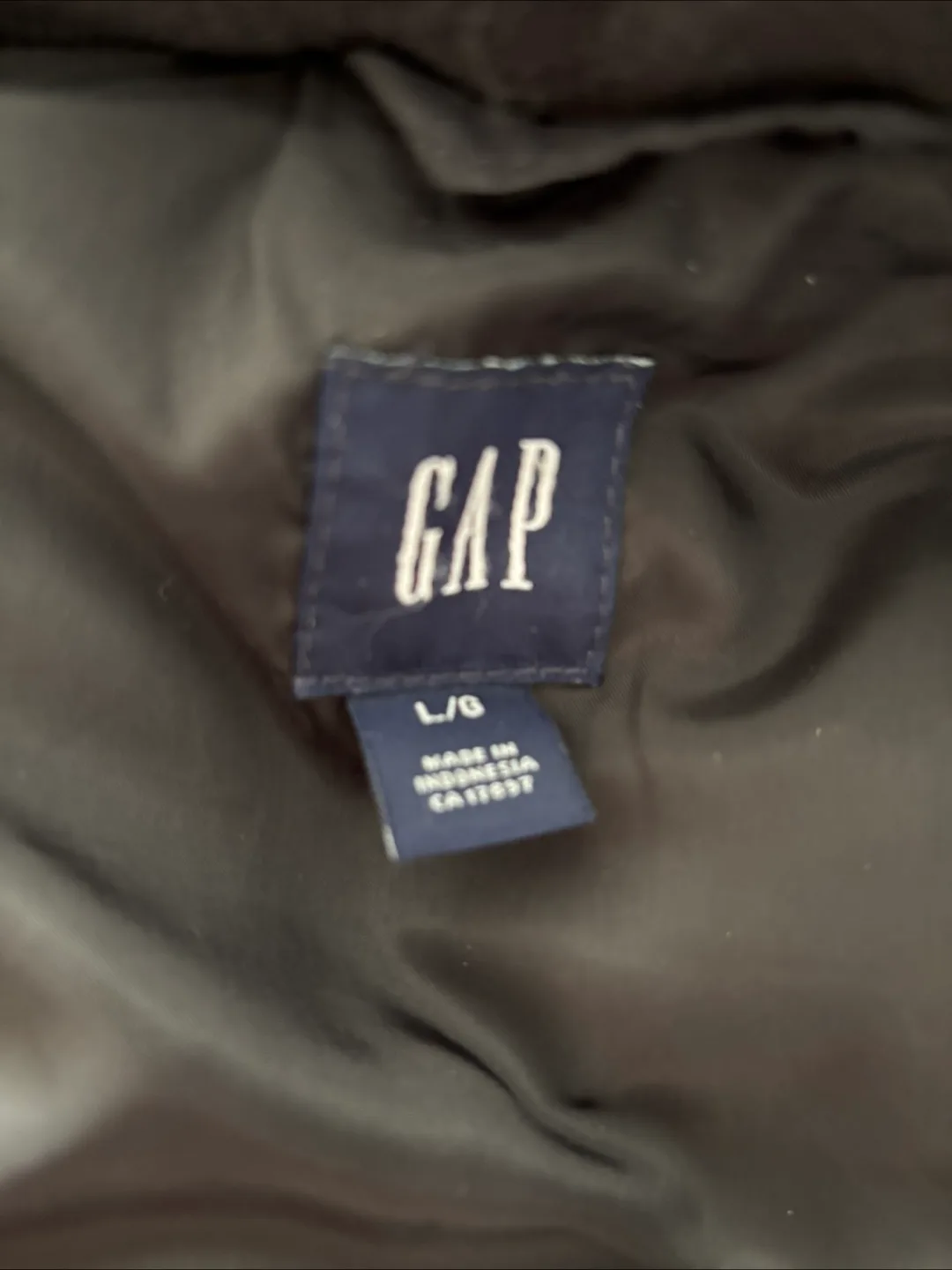 Ladies GAP Black Puffer Vest - size L image indicator(7)