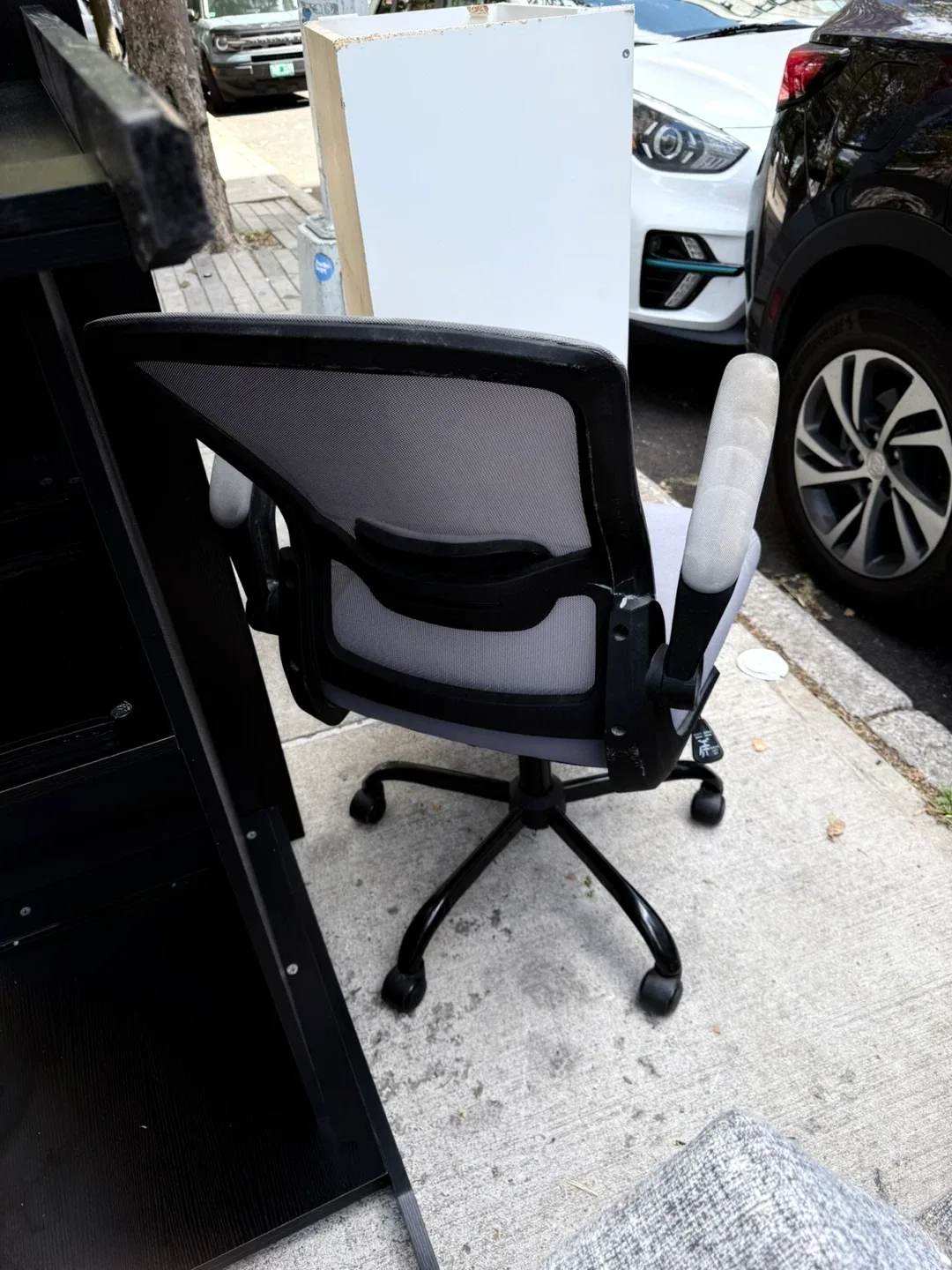 Free Office Chair - Gray thumbnail
