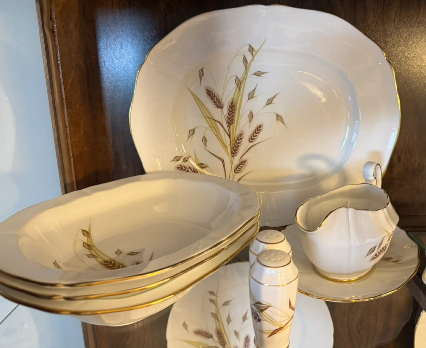 73 piece set of Northumbria Golden Horizon Fine Bone China Set - photo 2