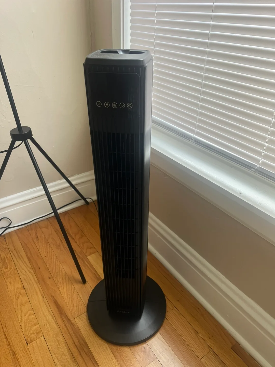 Aoolca Tower Fan - Black thumbnail