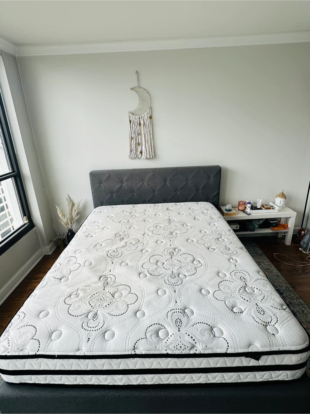 Queen size Upholstered Bed Frame - photo 3