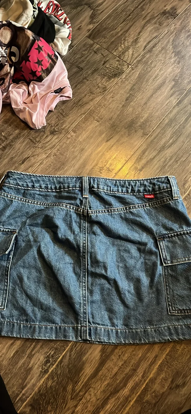 Levi's '94 Cargo Skirt - Size 28 image indicator(3)