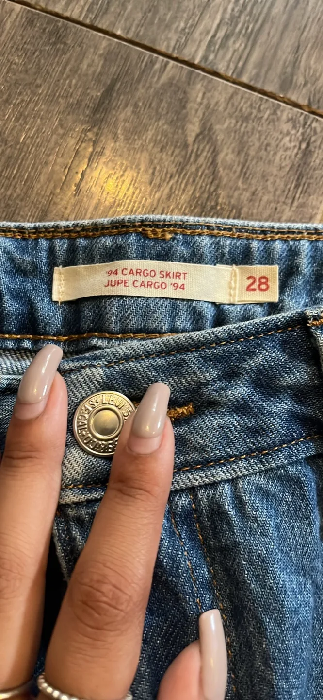 Levi's '94 Cargo Skirt - Size 28 image indicator(2)