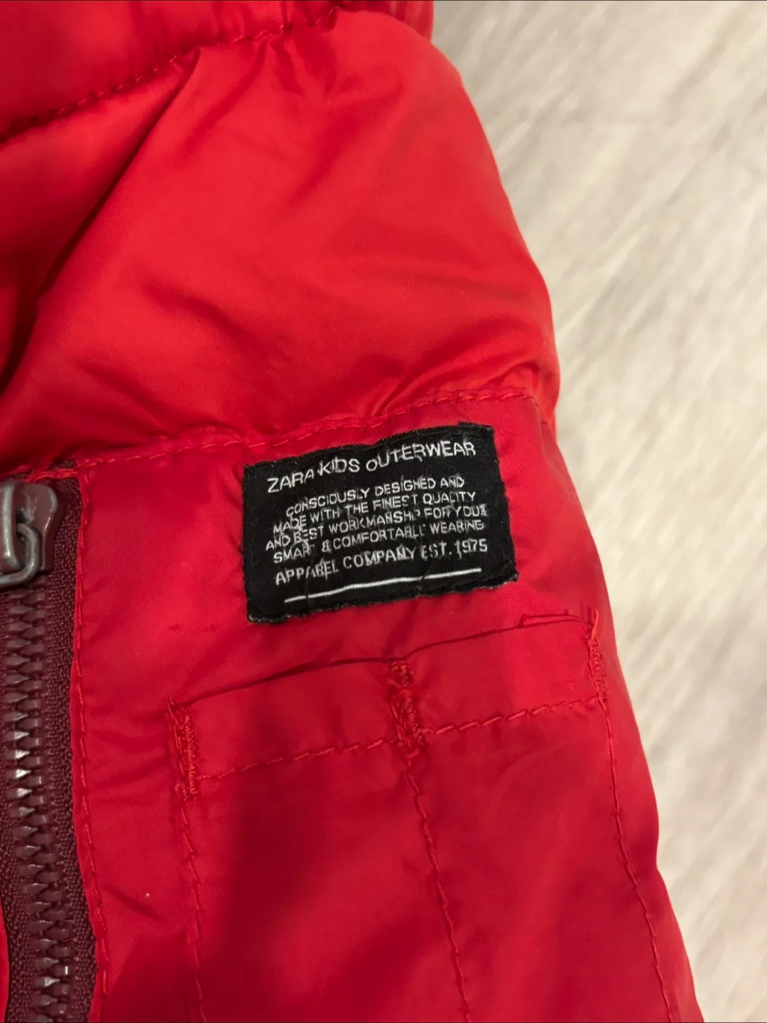 Zara Kids Red Puffer Jacket Size 11/12 image indicator(4)