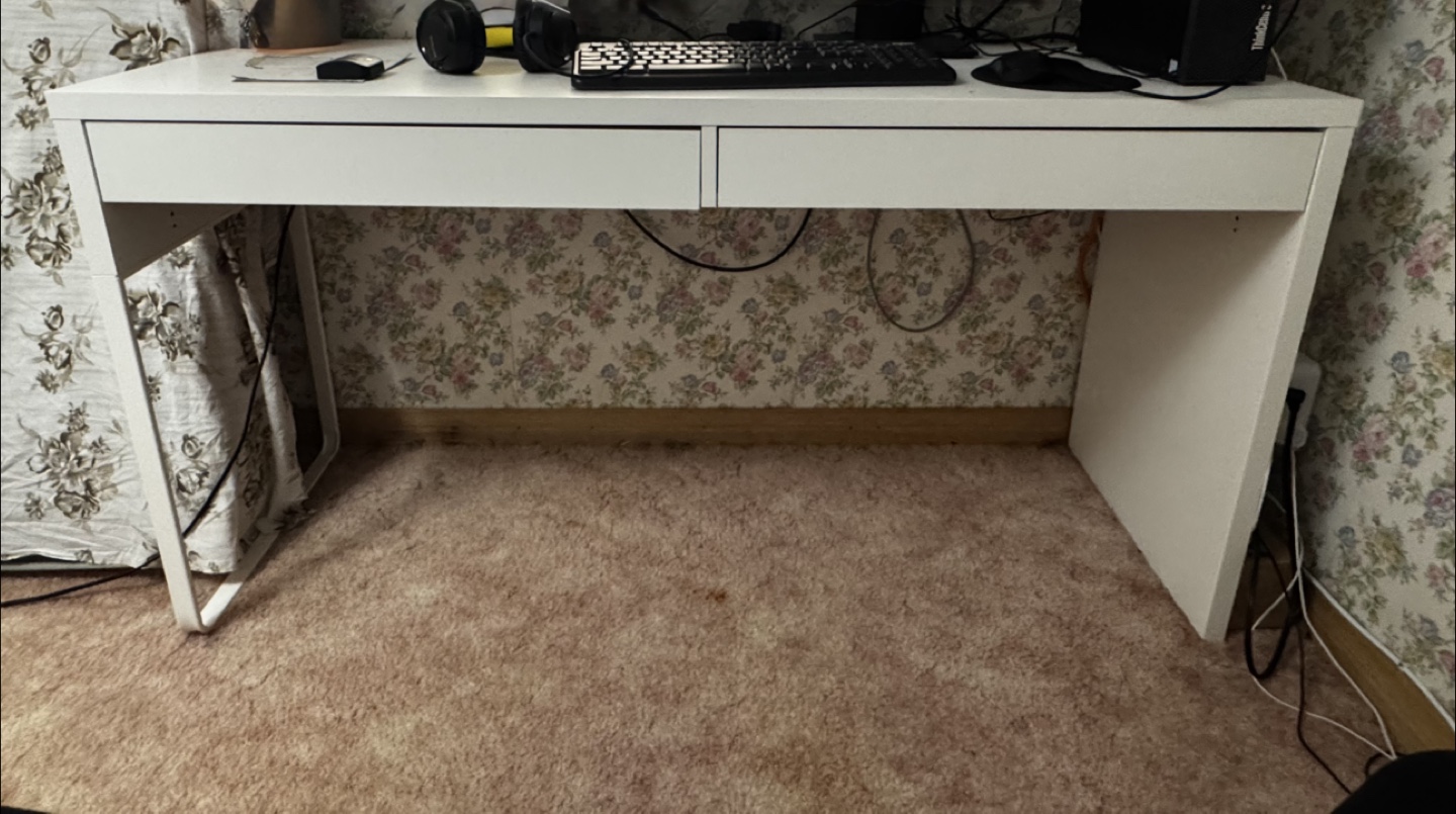 White office Desk with Drawers - photo 2