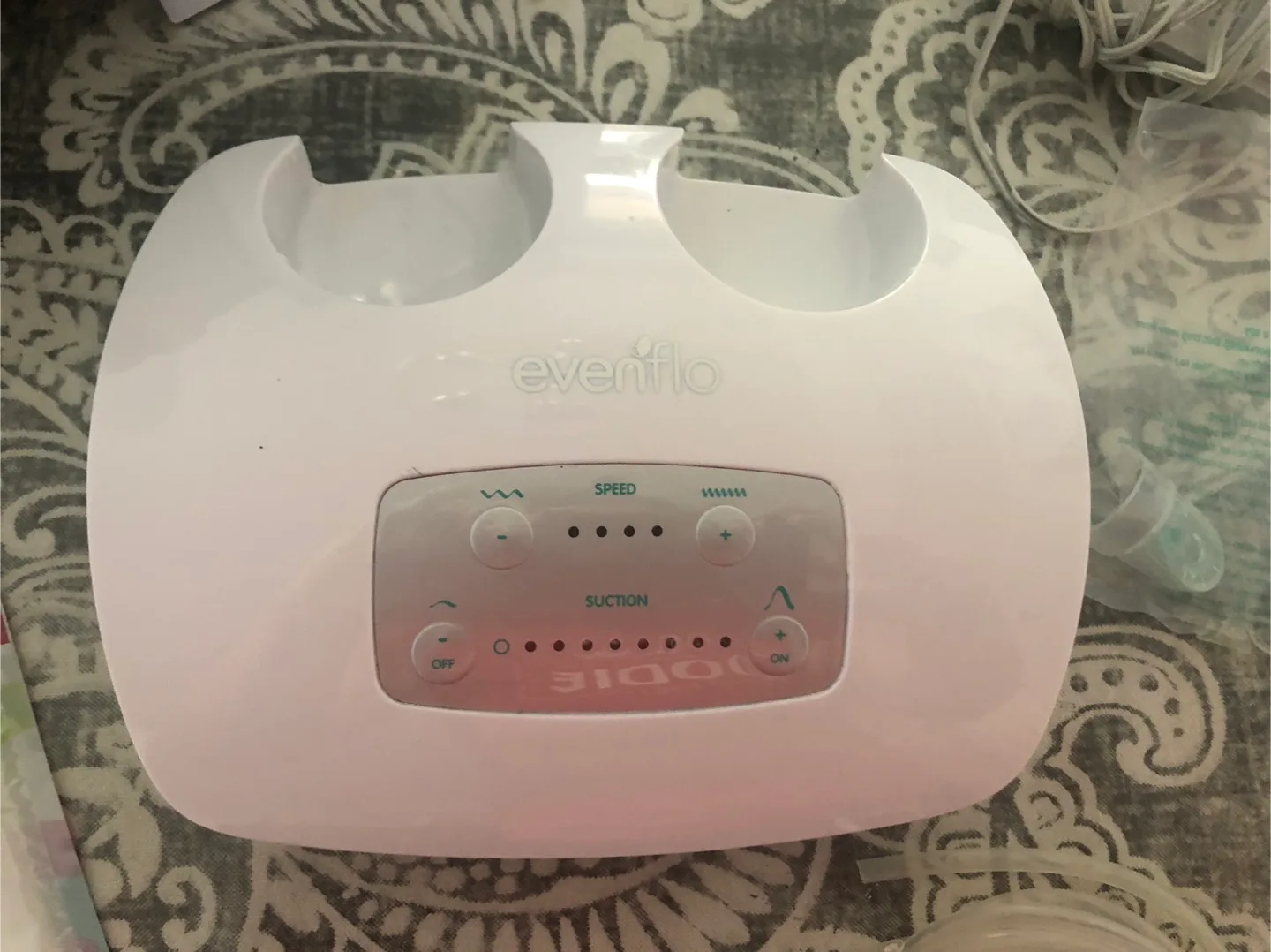 Evenflo Breast Pump with Accessories & Bag image indicator(2)