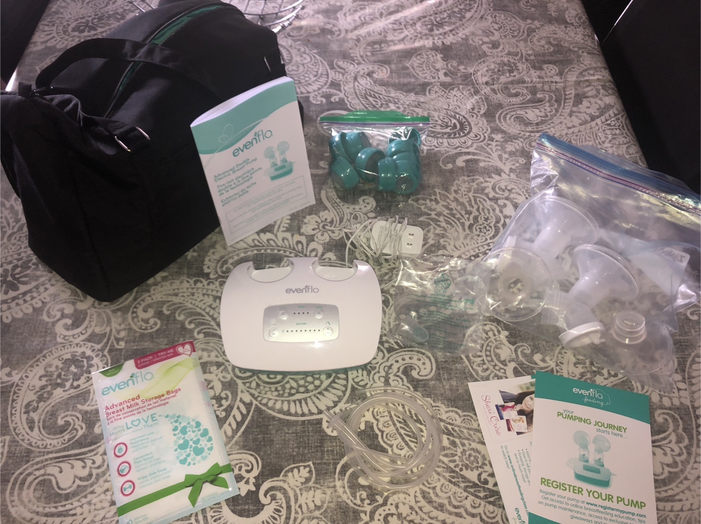 Evenflo Breast Pump with Accessories & Bag - photo 4