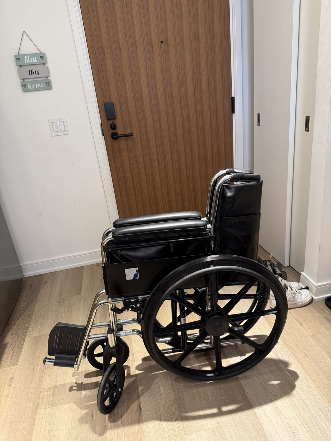Drive Medical Wheelchair - photo 2