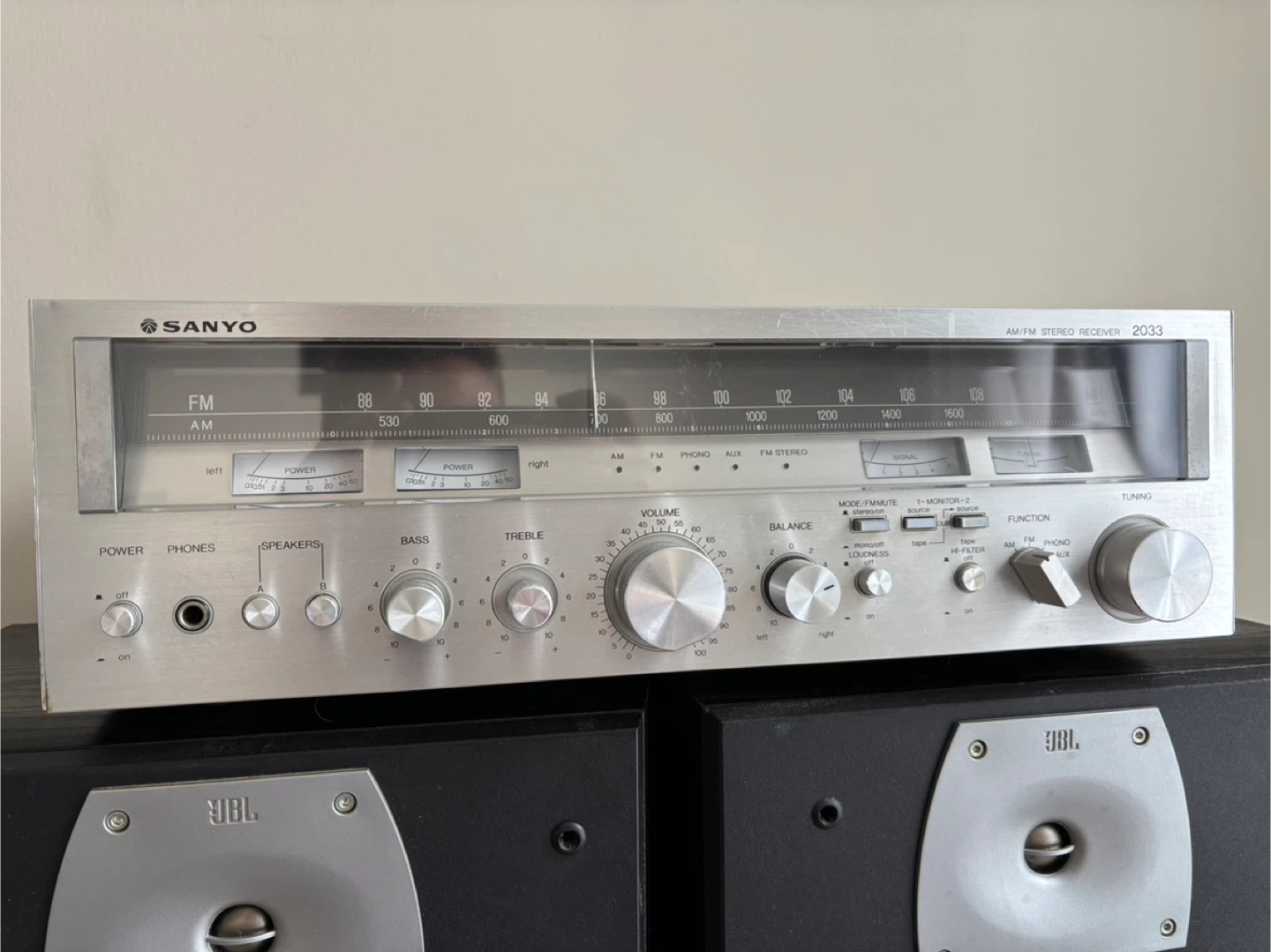 Vintage Sanyo 2033 AM/FM Stereo Receiver TESTED & WORKING