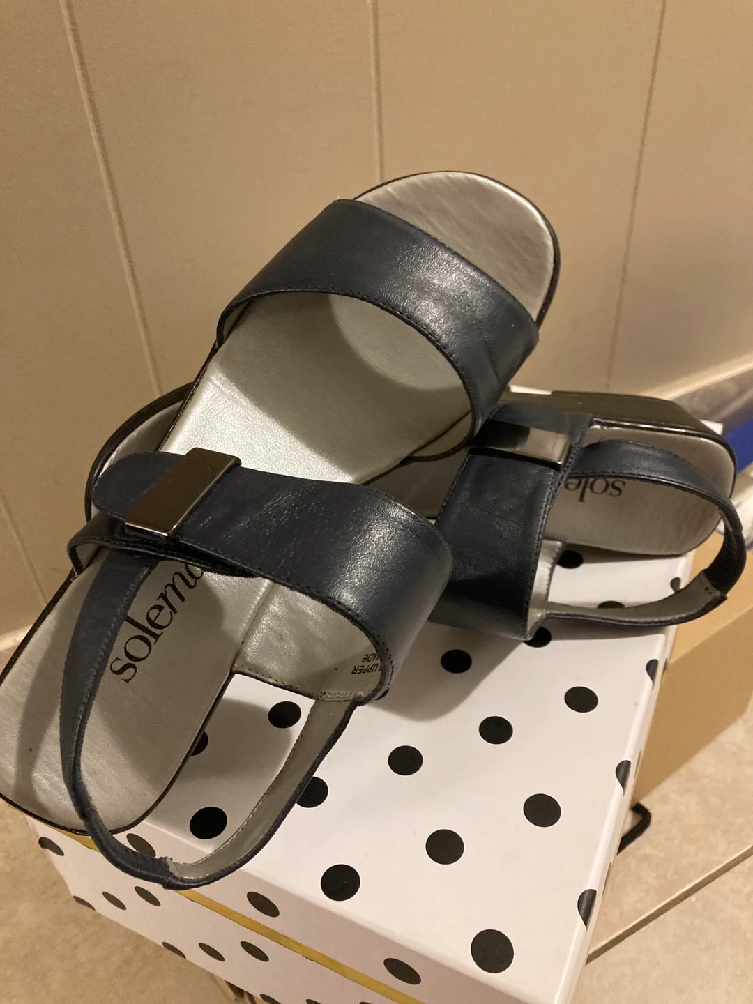 Solemate Black Leather Sandals, Size 8 thumbnail
