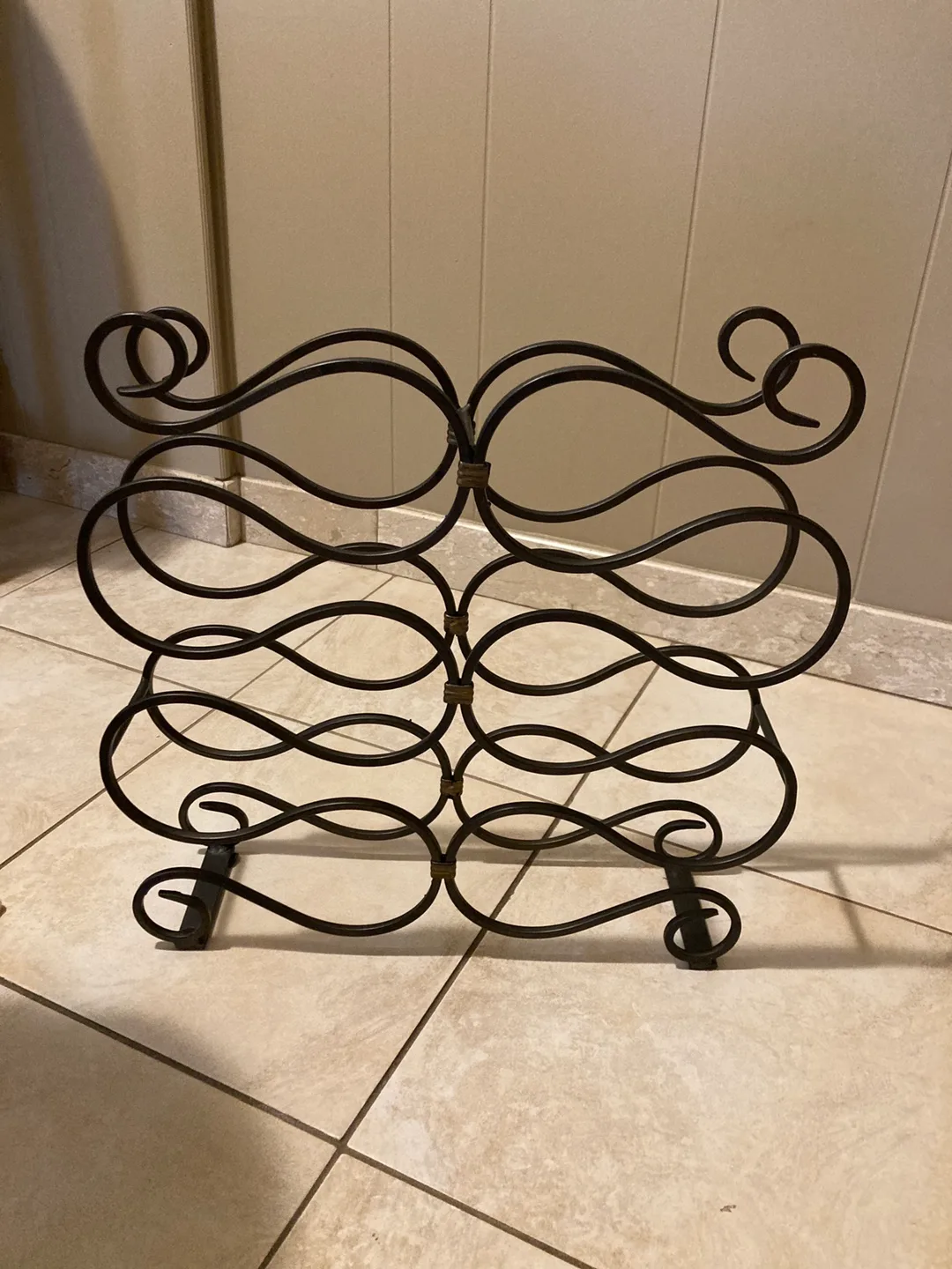 Metal wine rack thumbnail
