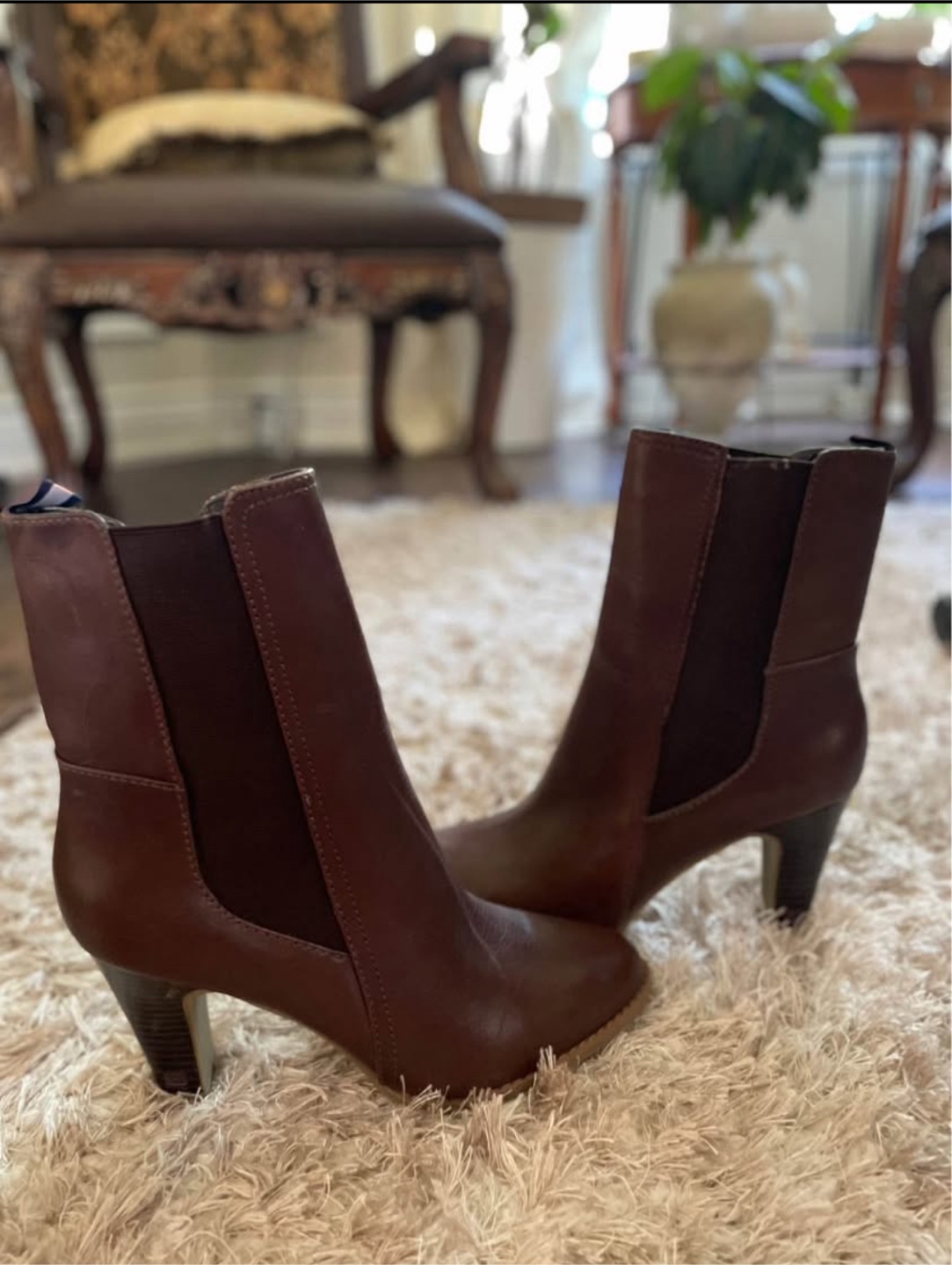 Tommy Hilfiger Brown Leather Heeled Booties - Size 7.5 - photo 2