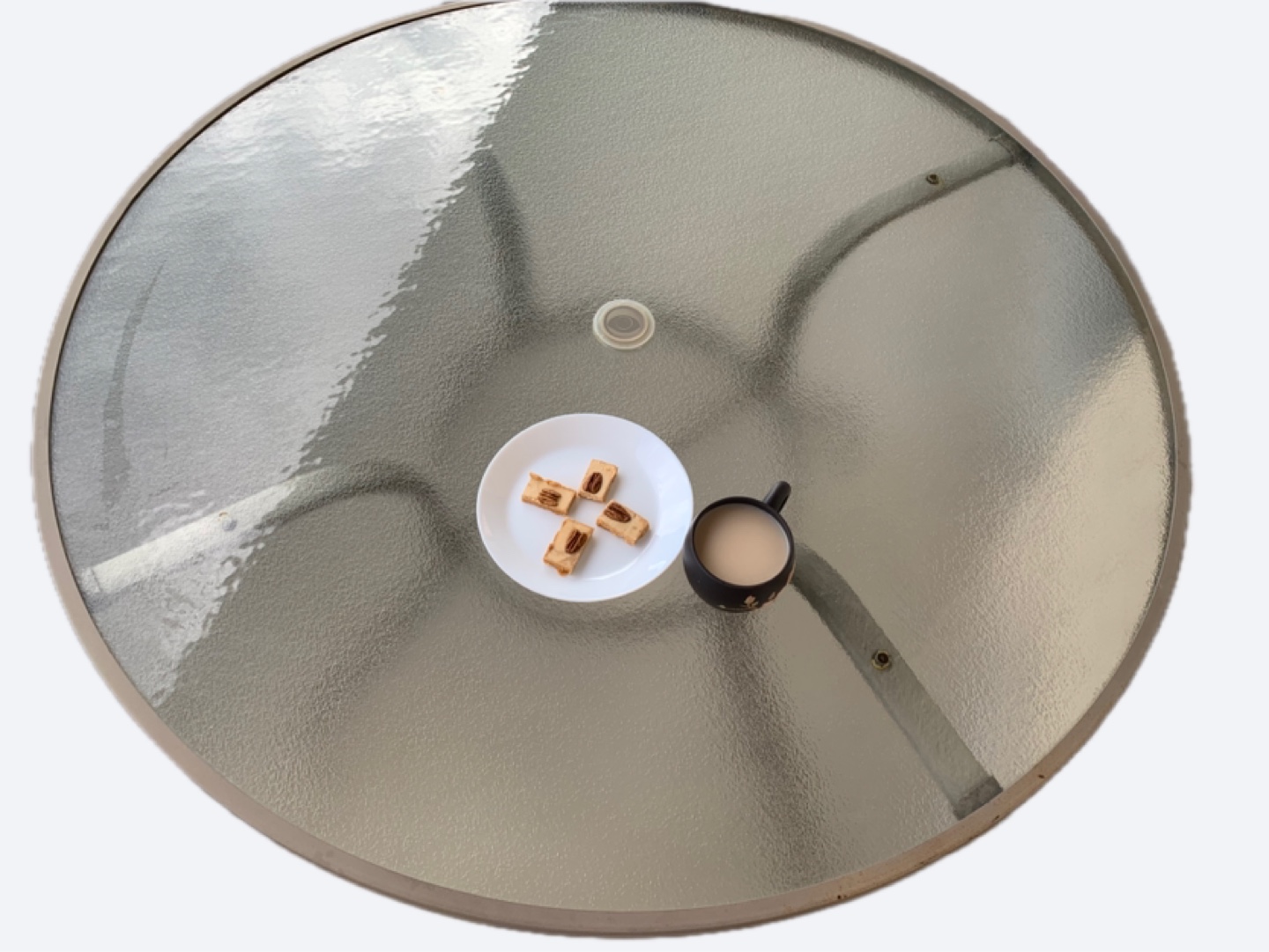 Round Glass Top Outdoor Table - photo 3