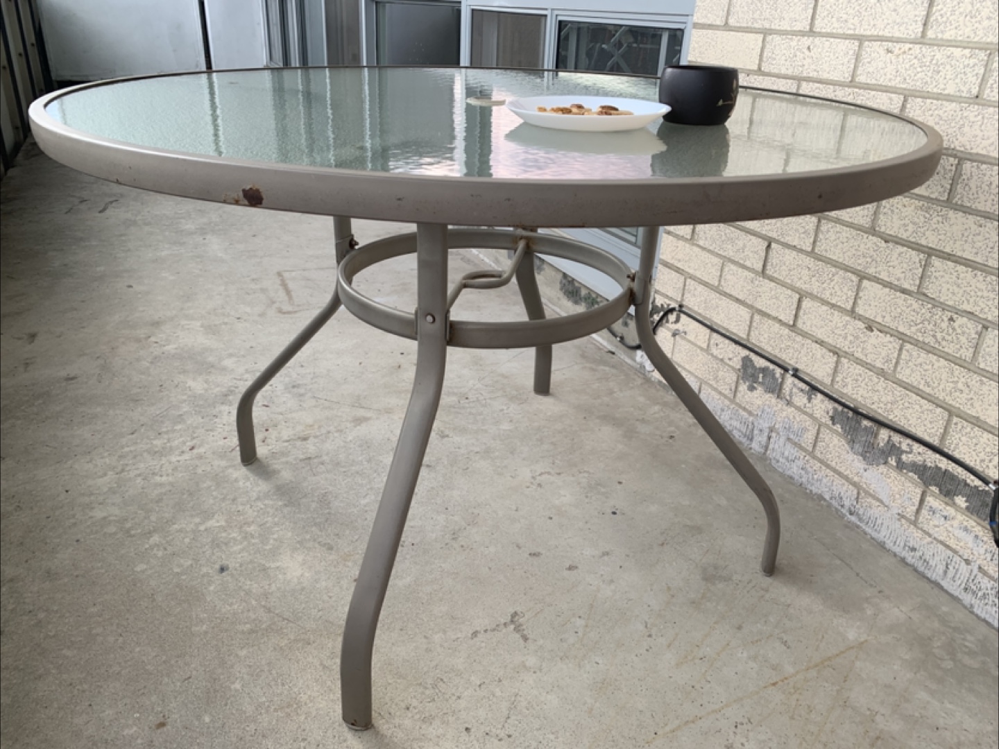 Round Glass Top Outdoor Table - photo 2