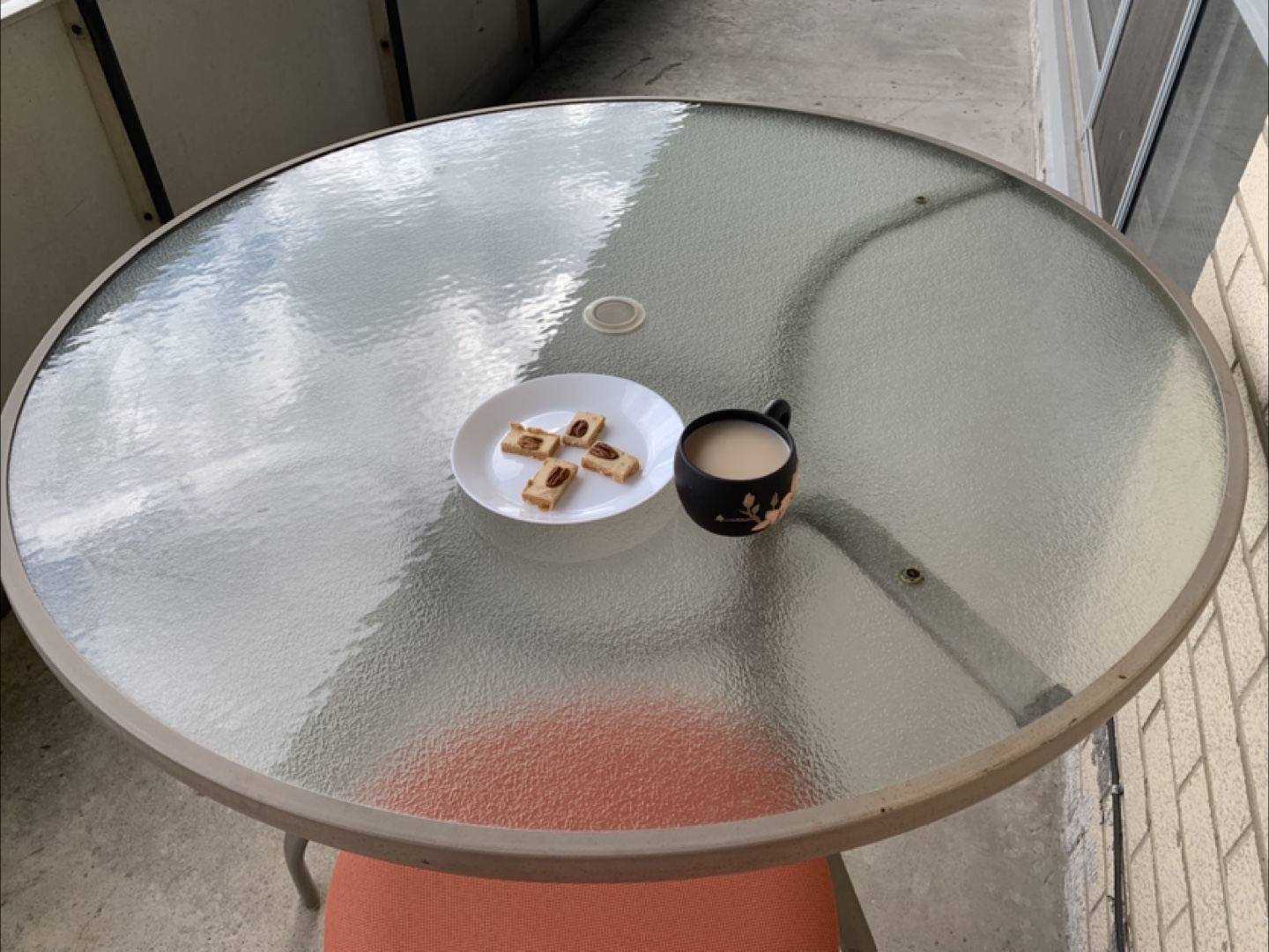 Round Glass Top Outdoor Table