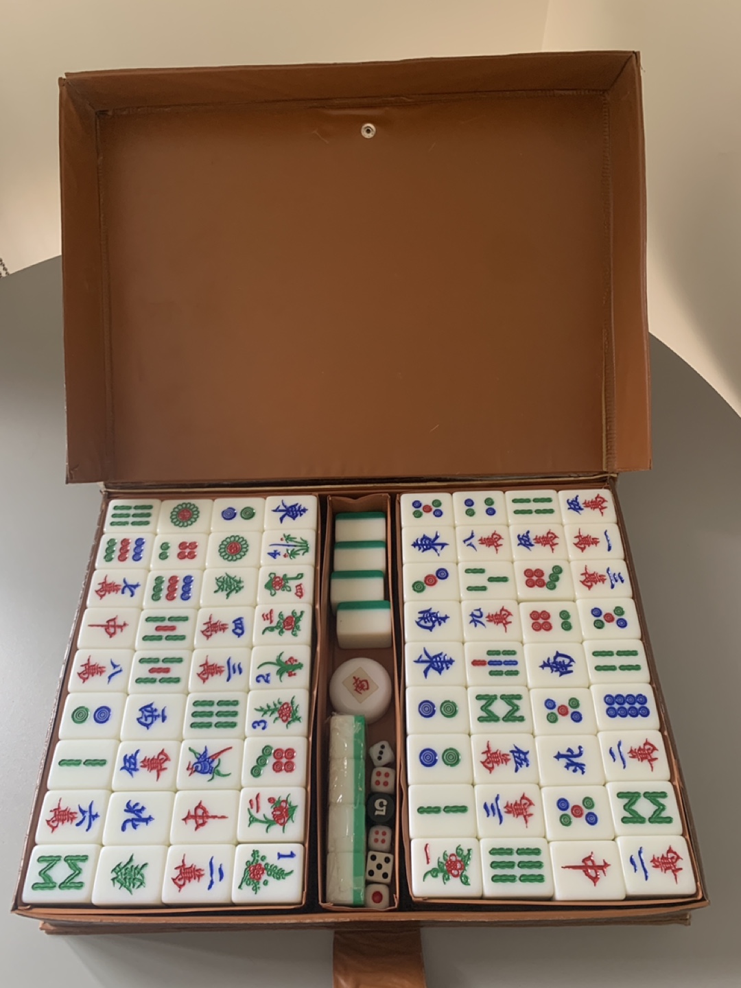 Deluxe Extra Large Mahjong Set with Case
