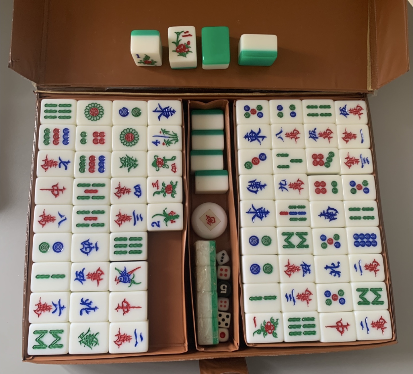 Deluxe Extra Large Mahjong Set with Case - photo 2