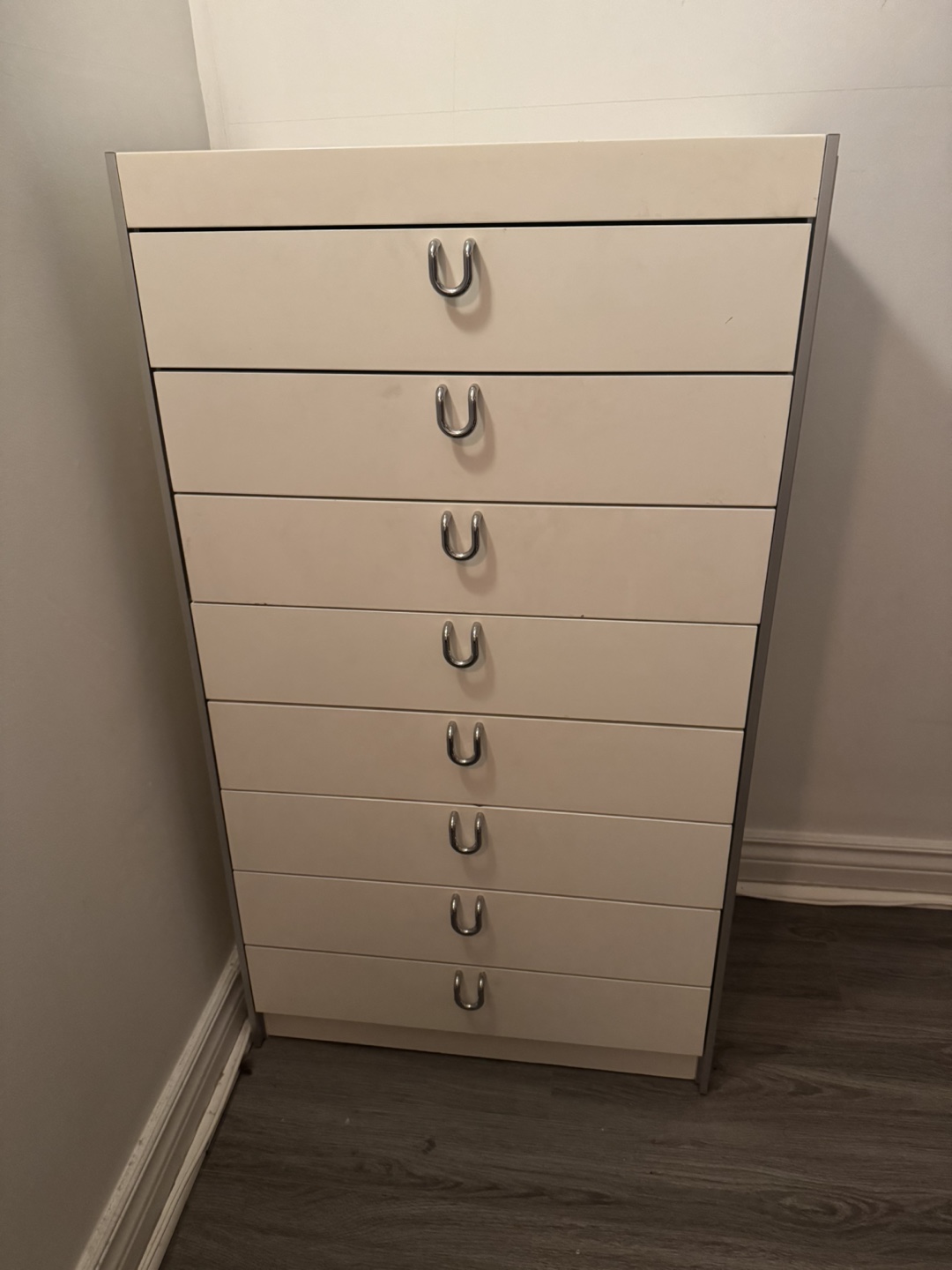 8-Drawer Dresser - Great for students
