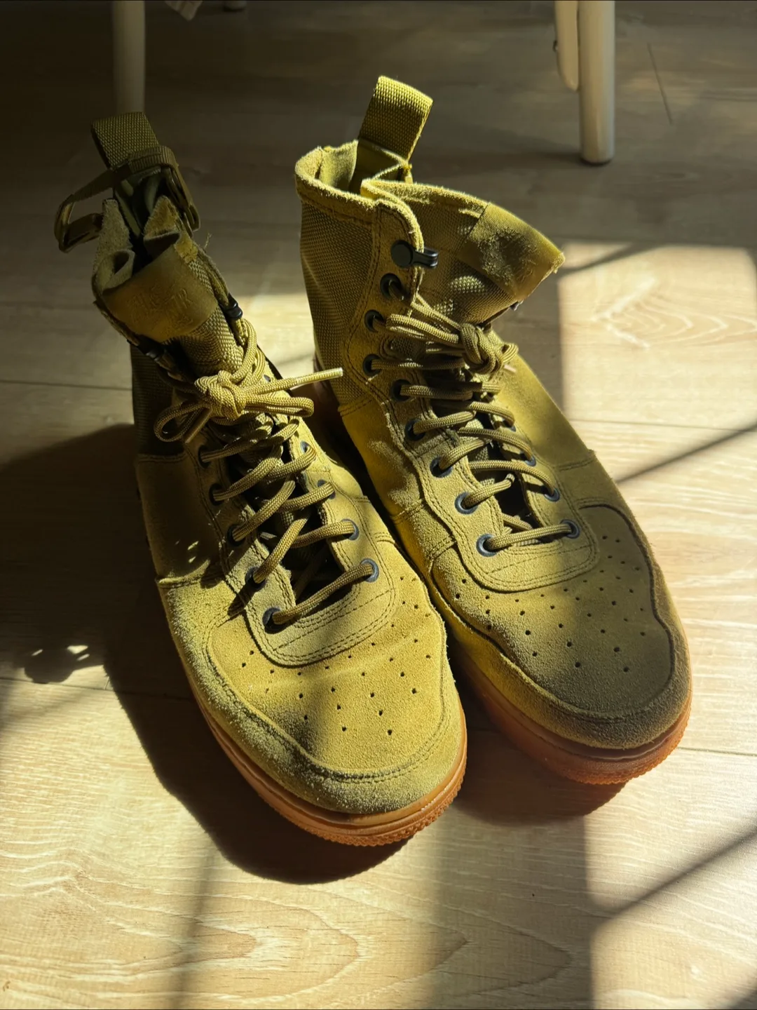 Nike Air Force 1 High Utility 2.0 Size 10 image indicator(2)